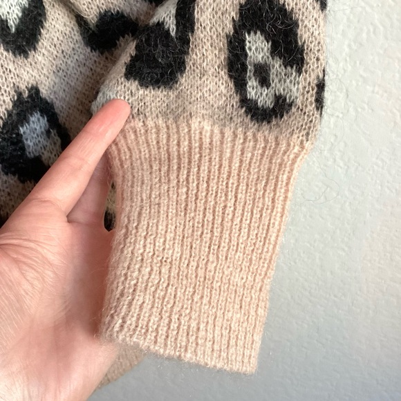 \Zara\• Leopard Print Oversize Sweater - Picture 8 of 12